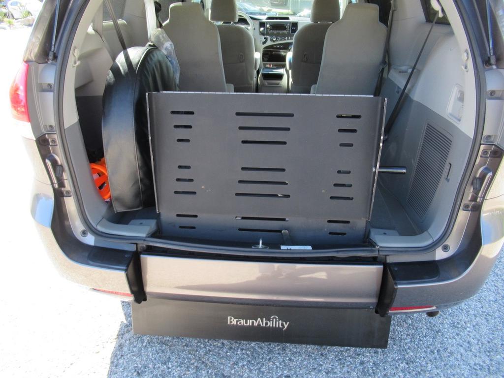 used 2014 Toyota Sienna car, priced at $34,900