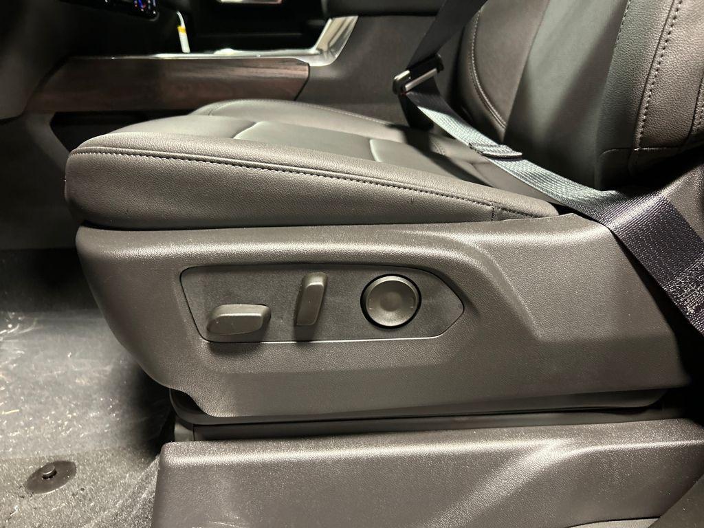 new 2026 GMC Sierra 2500 car, priced at $82,318