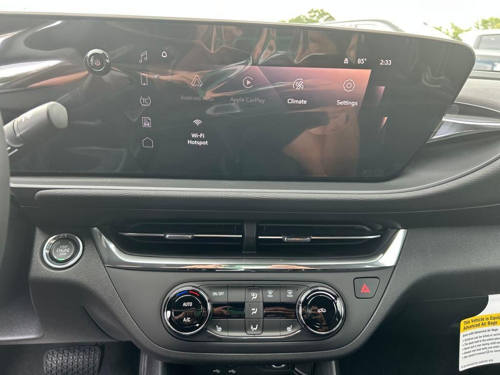 new 2025 Buick Envista car, priced at $26,785