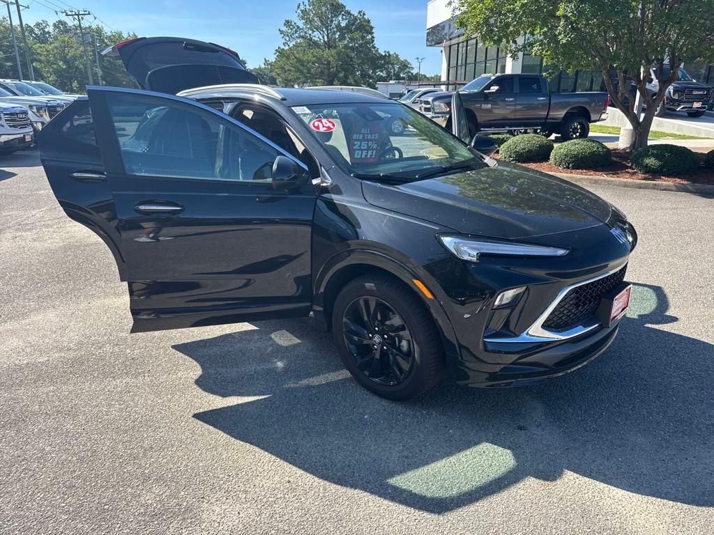 new 2024 Buick Encore GX car, priced at $26,085
