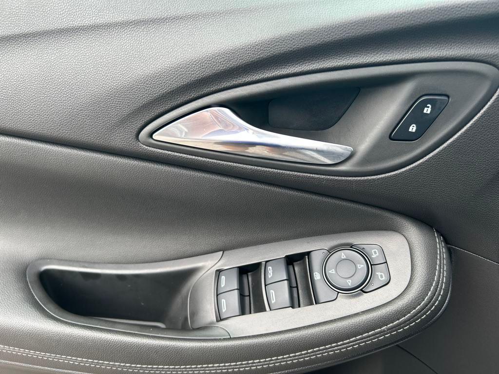 new 2025 Buick Encore GX car, priced at $24,690