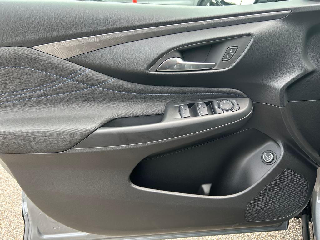 new 2025 Buick Envista car, priced at $26,475