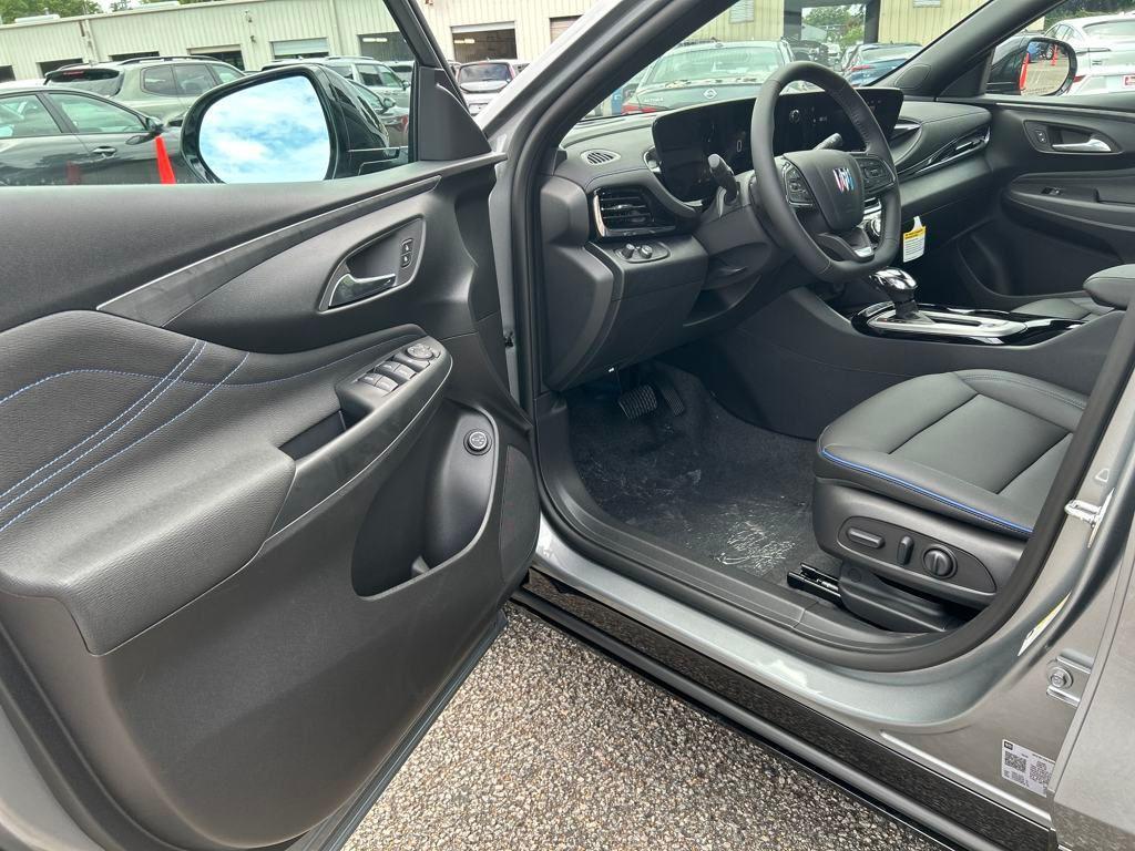 new 2025 Buick Envista car, priced at $26,475