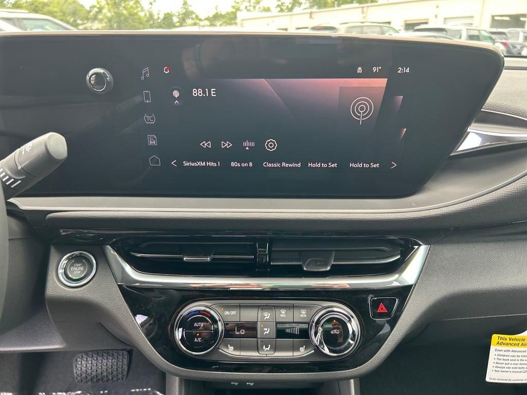 new 2025 Buick Envista car, priced at $26,475