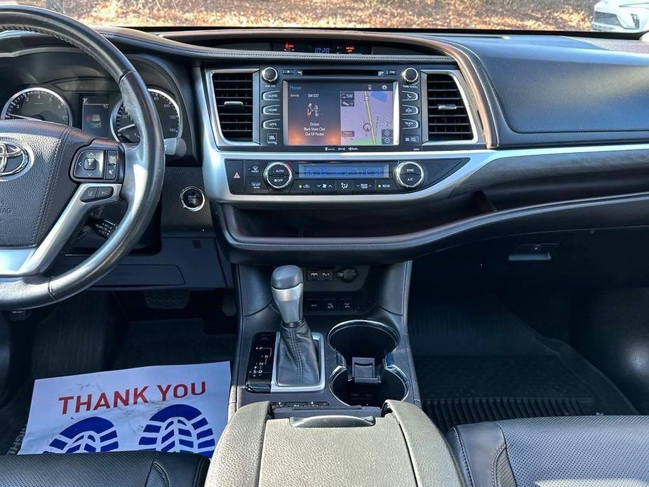 used 2019 Toyota Highlander car, priced at $31,400