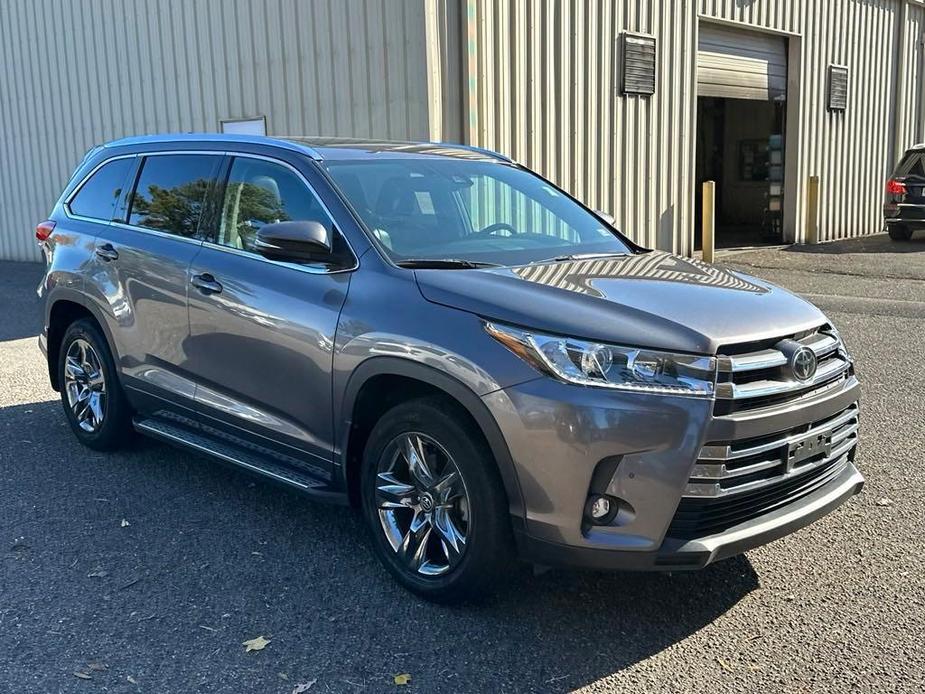 used 2019 Toyota Highlander car, priced at $31,400