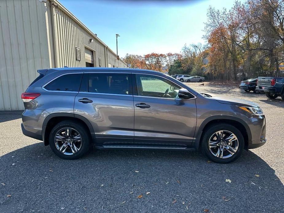 used 2019 Toyota Highlander car, priced at $31,400