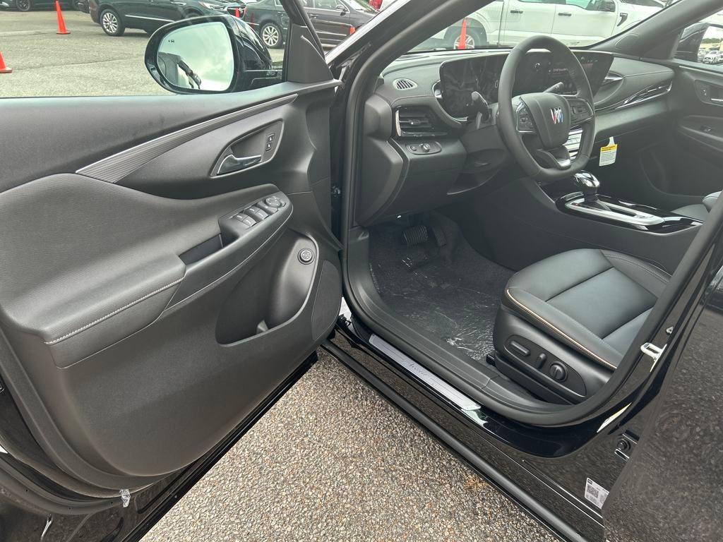 new 2025 Buick Envista car, priced at $26,381