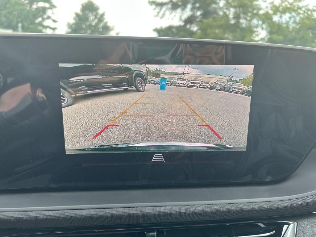 new 2025 Buick Envista car, priced at $26,381