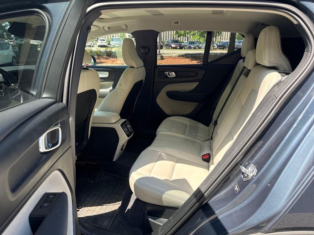 used 2021 Volvo XC40 car, priced at $25,995