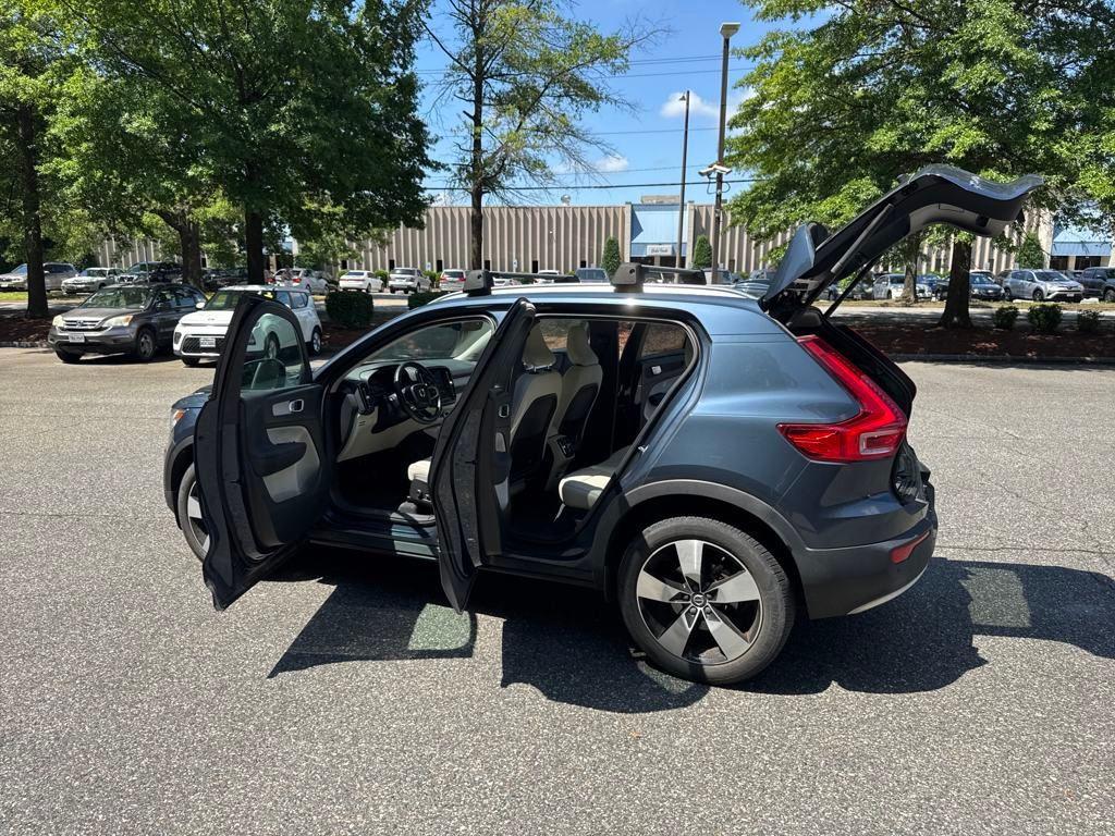 used 2021 Volvo XC40 car, priced at $25,995