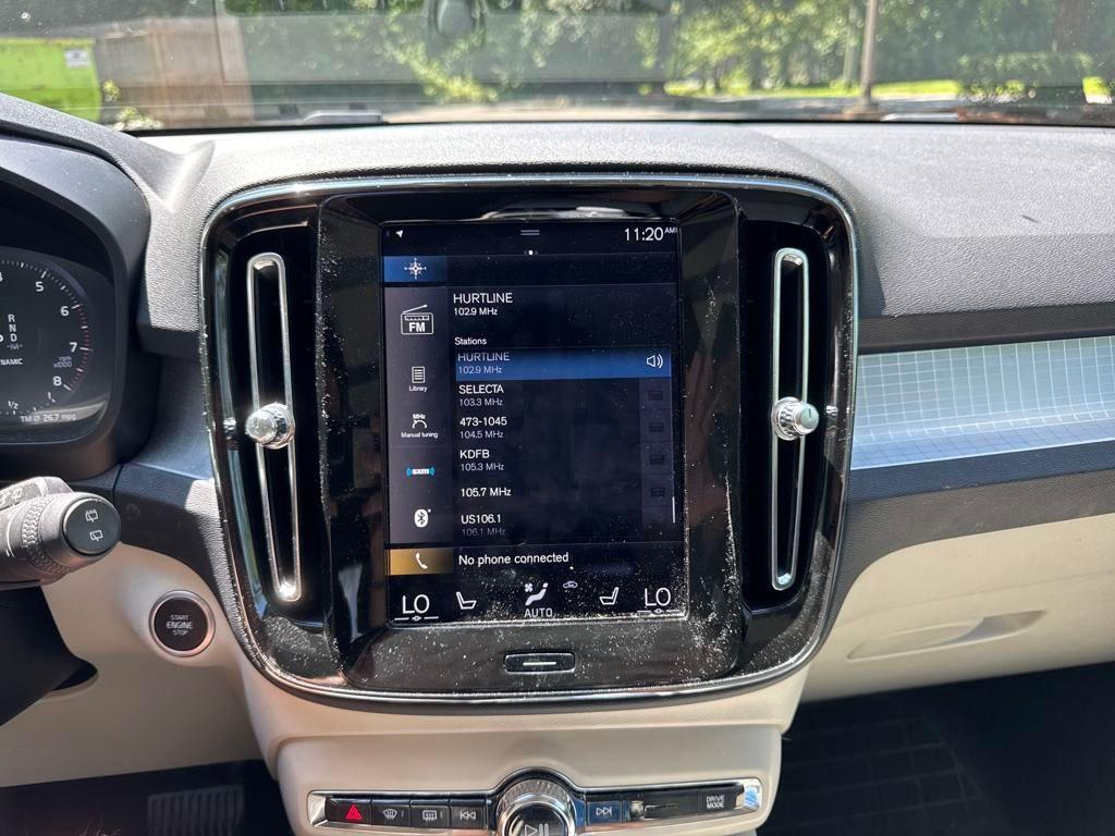 used 2021 Volvo XC40 car, priced at $25,995