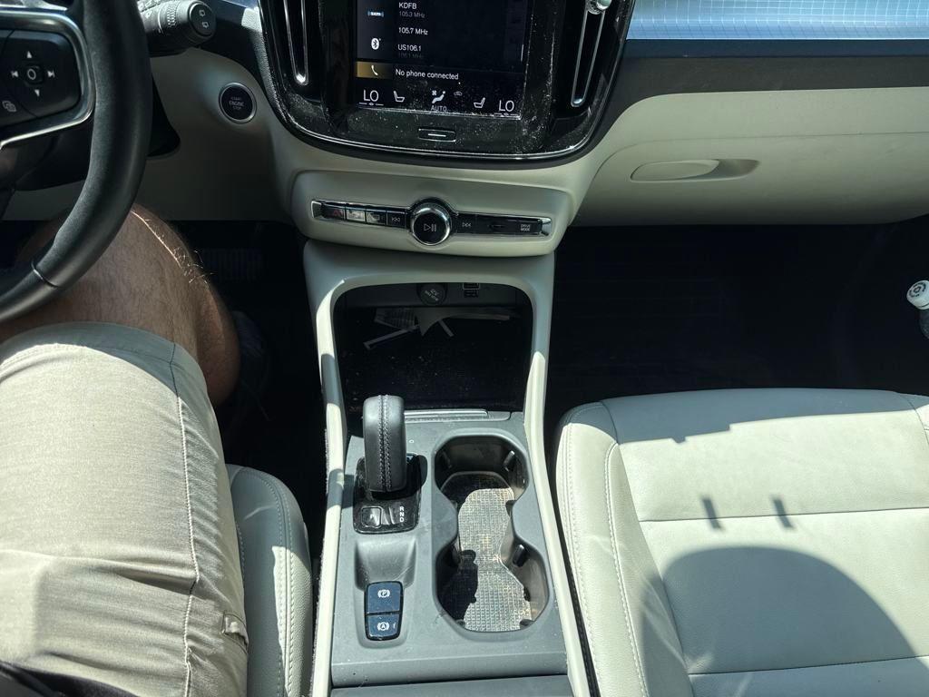 used 2021 Volvo XC40 car, priced at $25,995