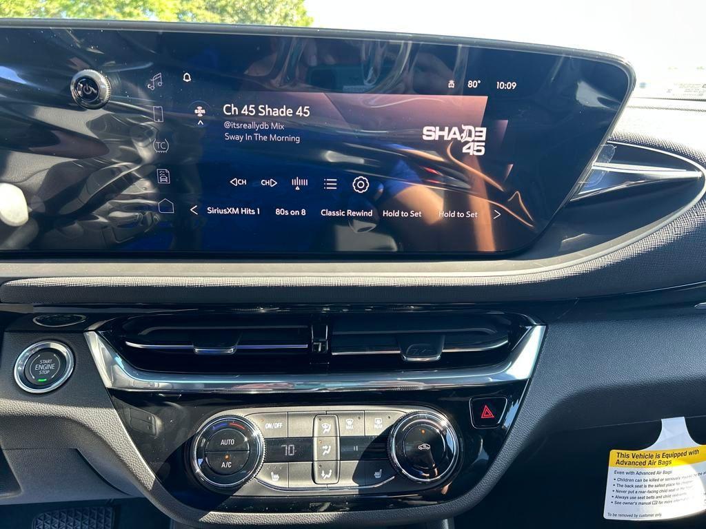 new 2025 Buick Envista car, priced at $25,980
