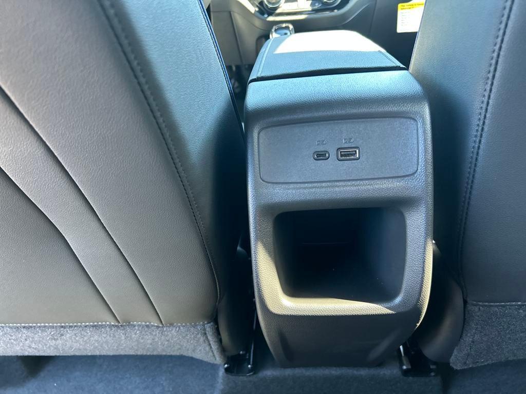 new 2025 Buick Envista car, priced at $25,980