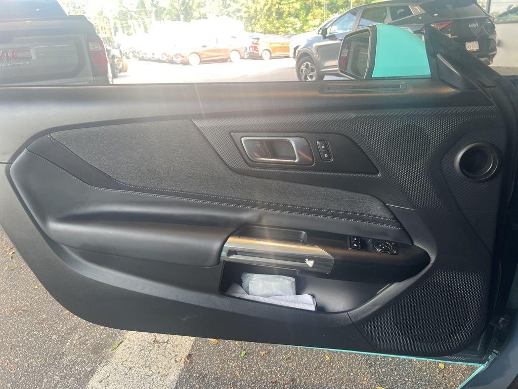 used 2025 Ford Mustang car, priced at $35,500