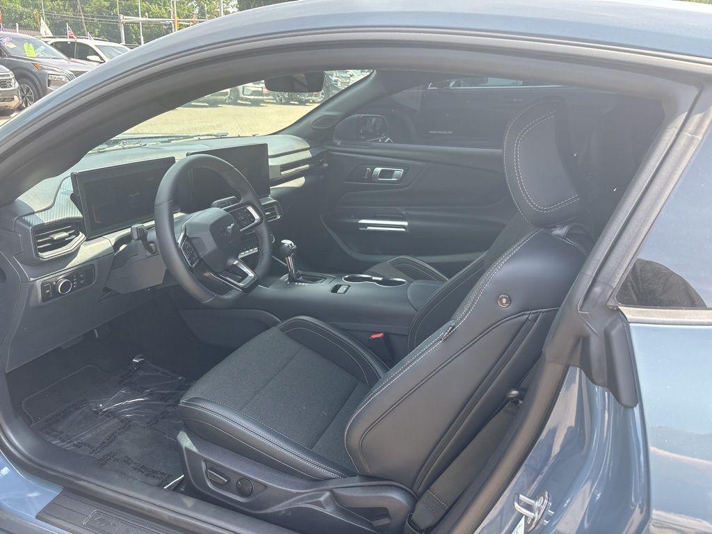 used 2025 Ford Mustang car, priced at $35,322