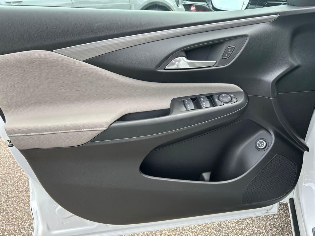 new 2025 Buick Envista car, priced at $29,185
