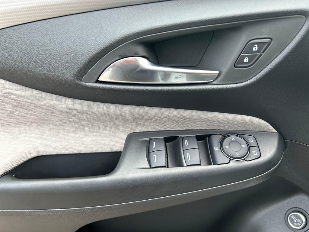 new 2025 Buick Envista car, priced at $29,185