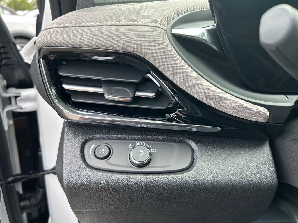 used 2025 Buick Envista car, priced at $30,962