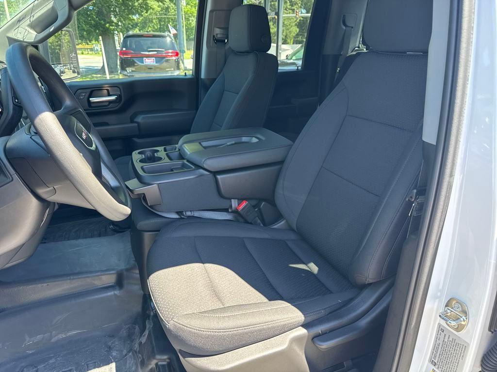 new 2024 GMC Sierra 2500 car, priced at $51,050
