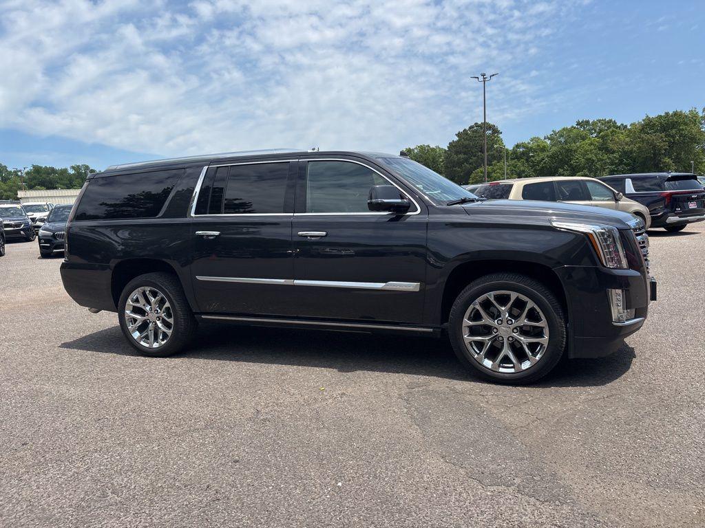 used 2019 Cadillac Escalade ESV car, priced at $38,500