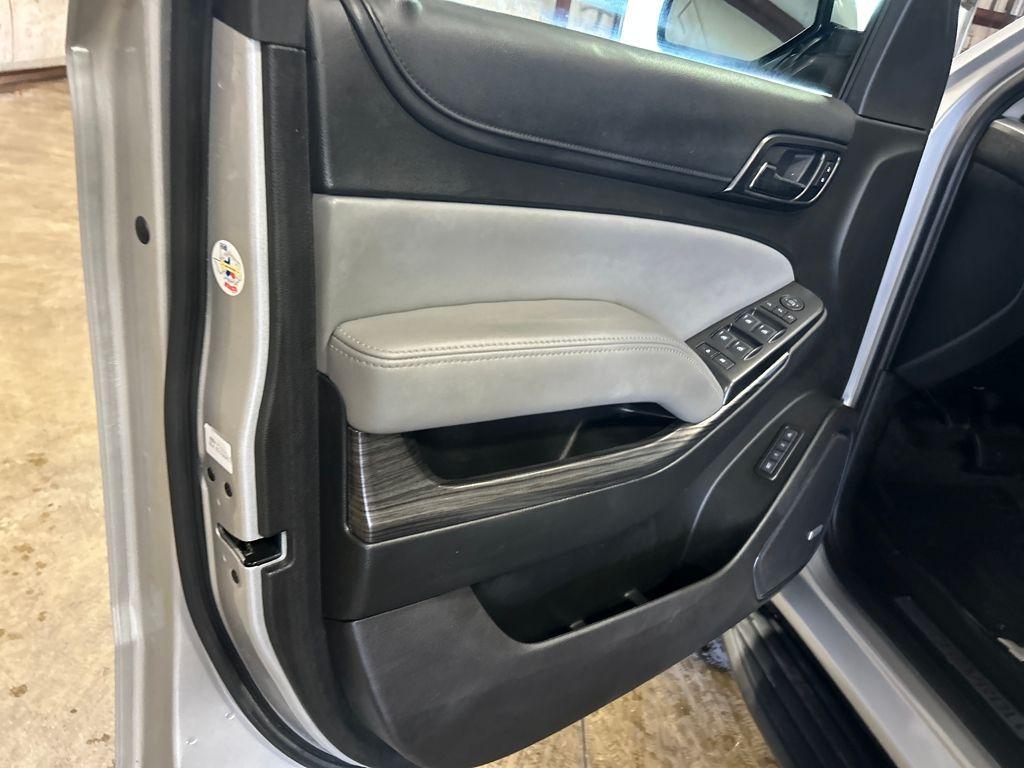 used 2017 Chevrolet Suburban car, priced at $28,995