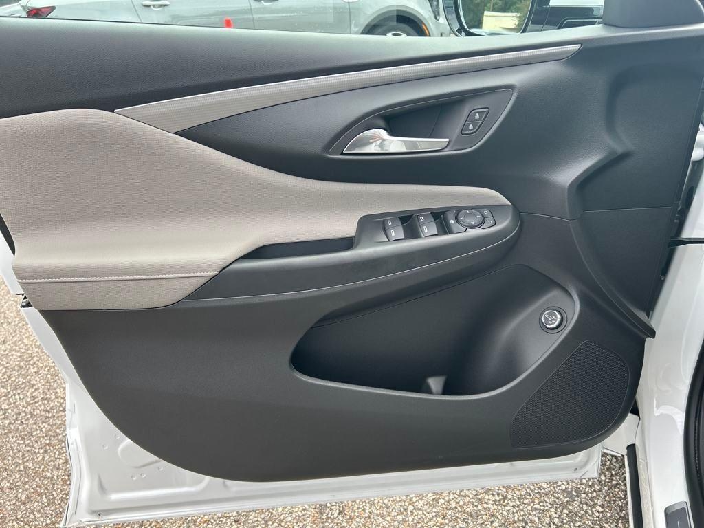 new 2025 Buick Envista car, priced at $26,855