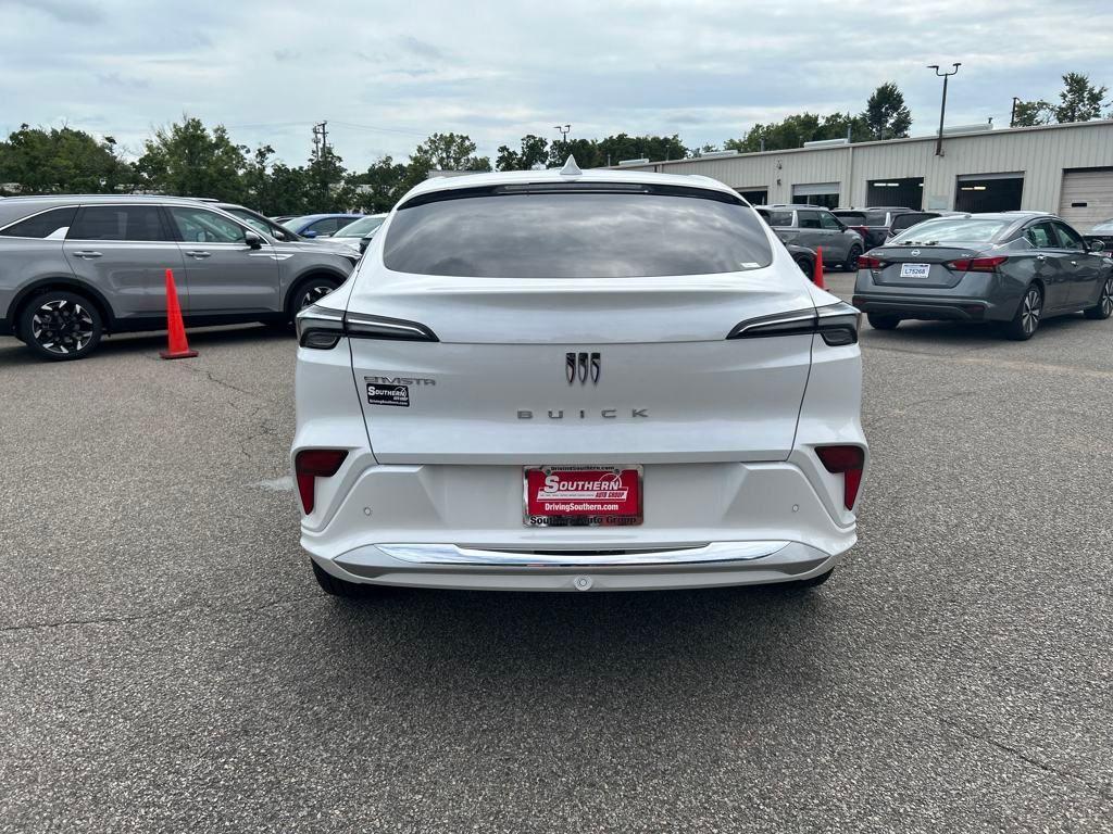 new 2025 Buick Envista car, priced at $26,855