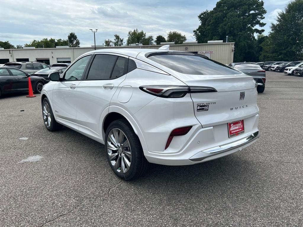 new 2025 Buick Envista car, priced at $26,855