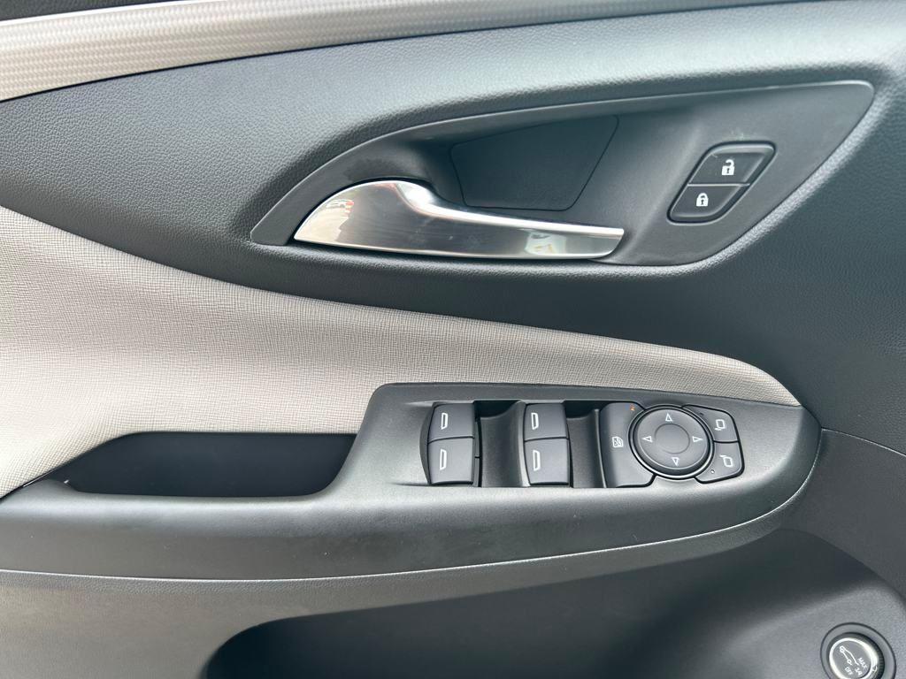 new 2025 Buick Envista car, priced at $26,855