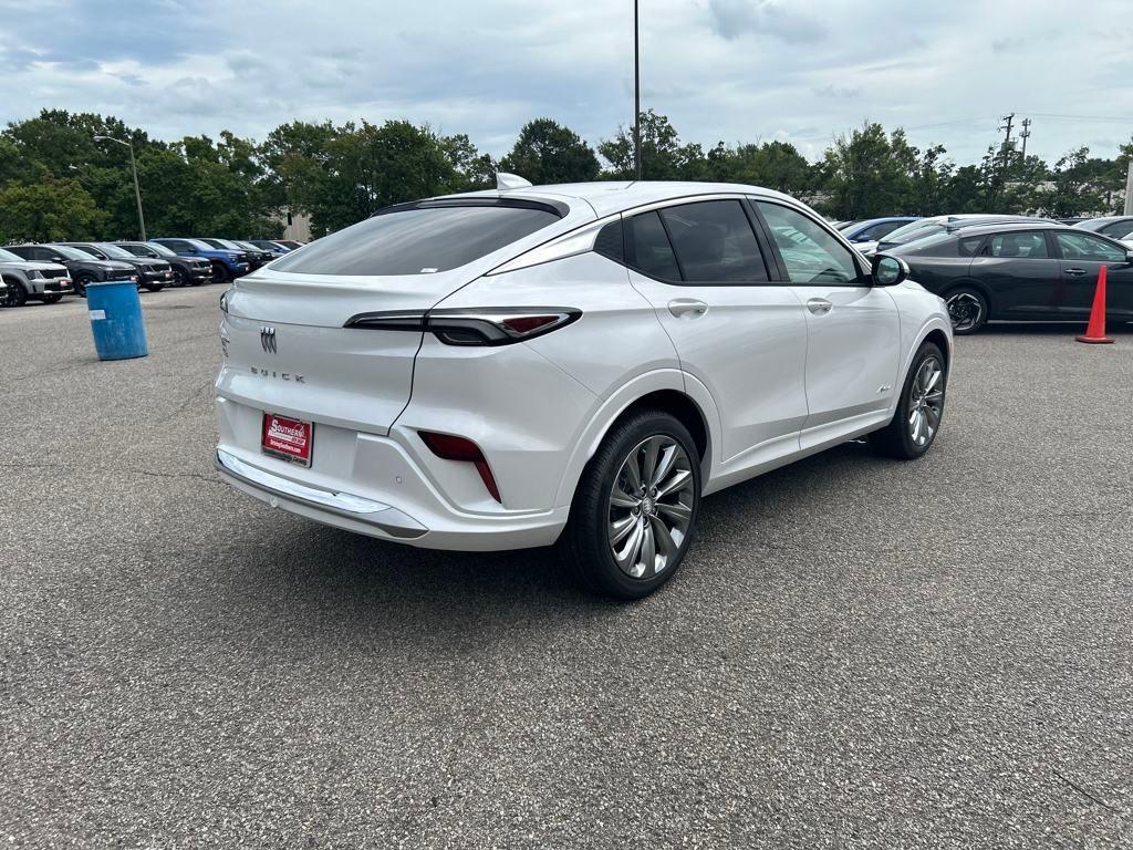 new 2025 Buick Envista car, priced at $26,855