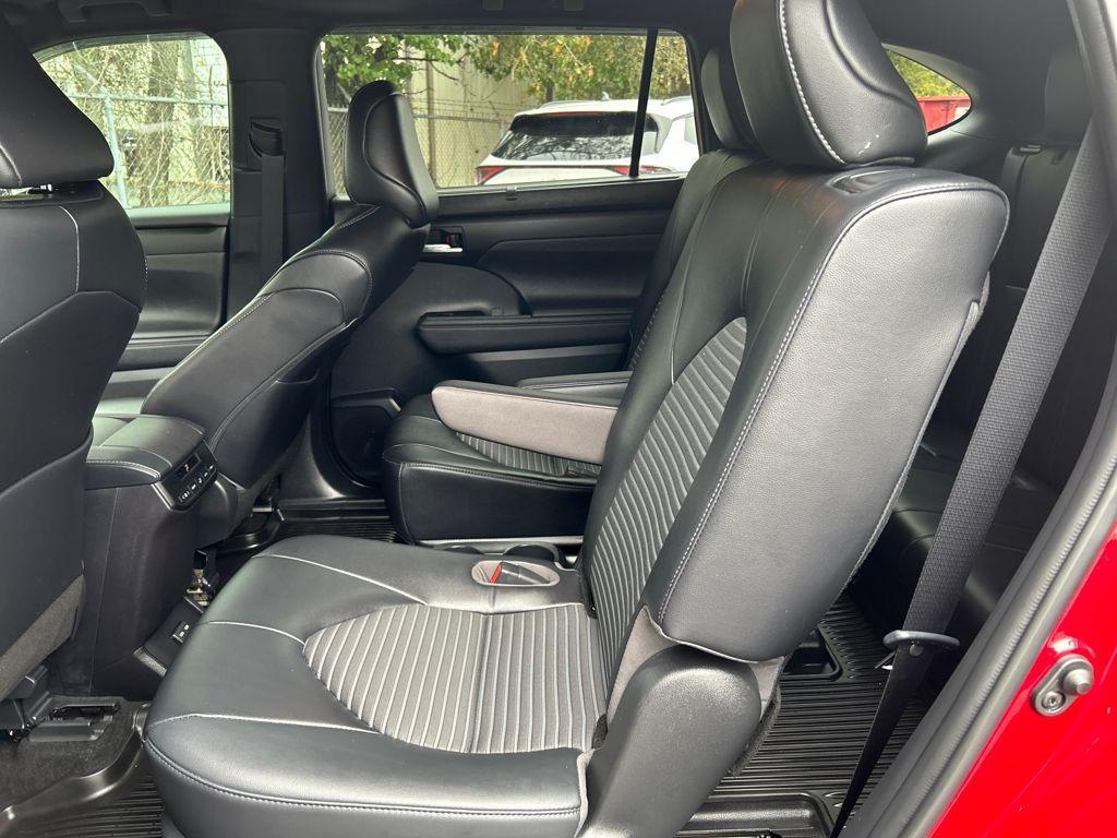 used 2023 Toyota Highlander car, priced at $40,900
