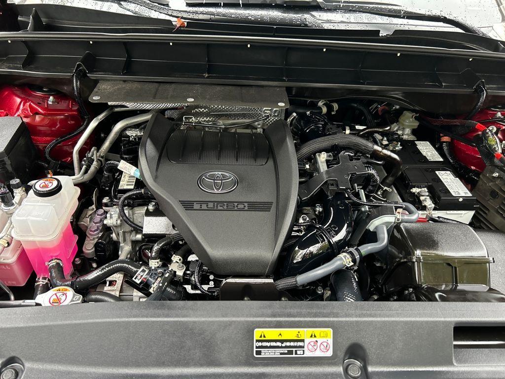 used 2023 Toyota Highlander car, priced at $40,900