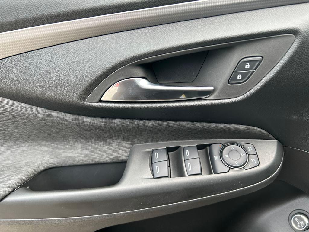 new 2025 Buick Envista car, priced at $28,585