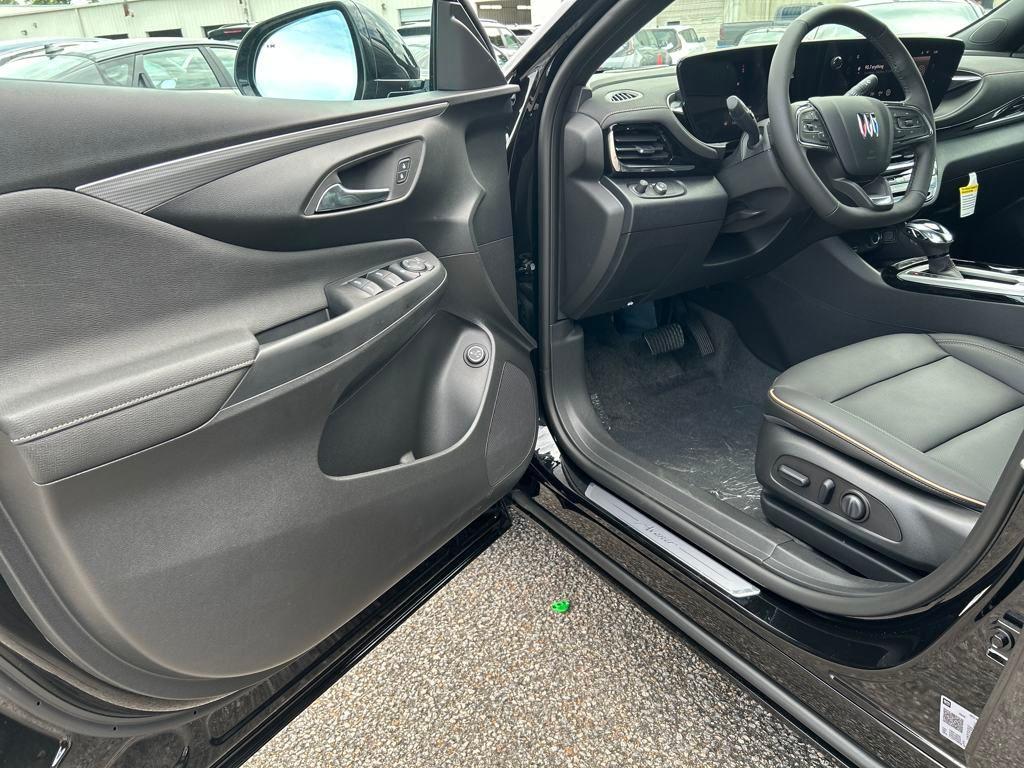 new 2025 Buick Envista car, priced at $28,585