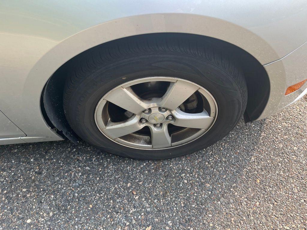 used 2014 Chevrolet Cruze car, priced at $9,995