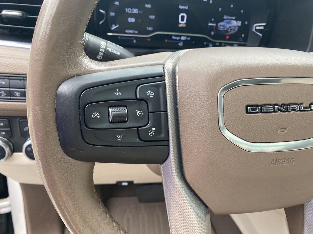 used 2022 GMC Yukon XL car, priced at $65,995