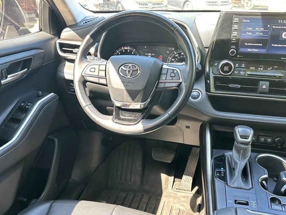 used 2021 Toyota Highlander car, priced at $32,989