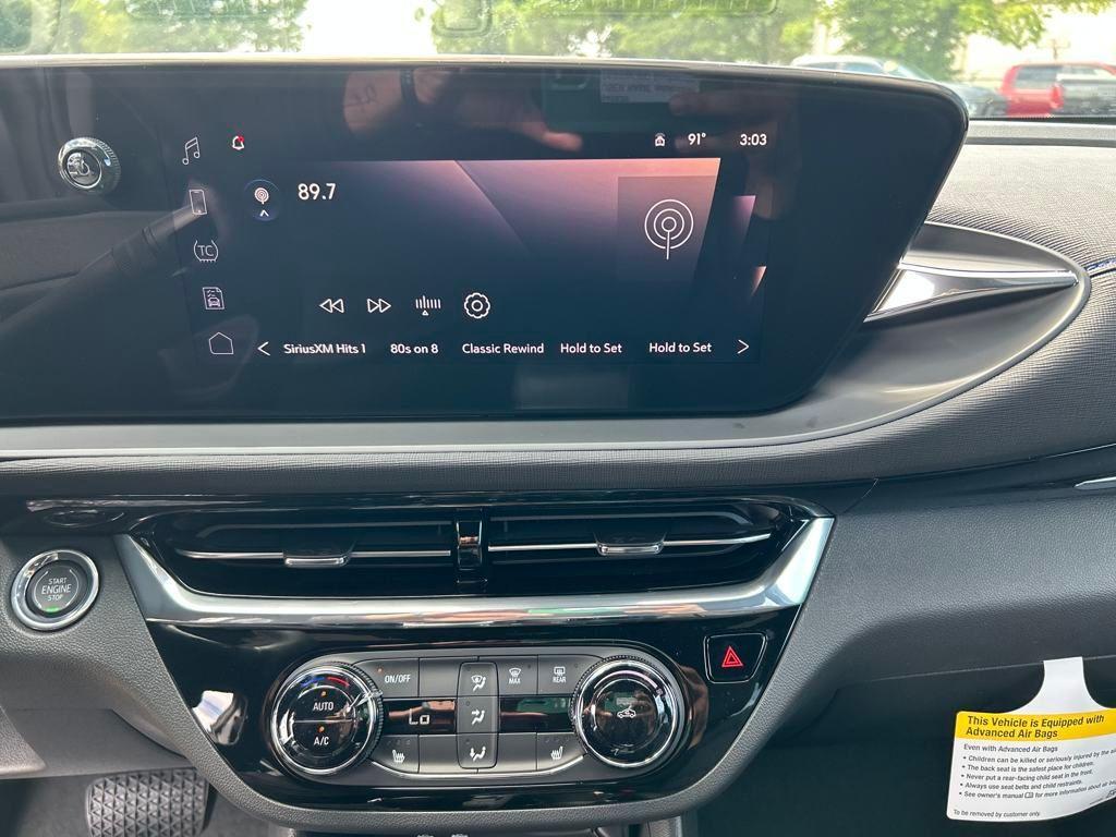 new 2025 Buick Envista car, priced at $26,475