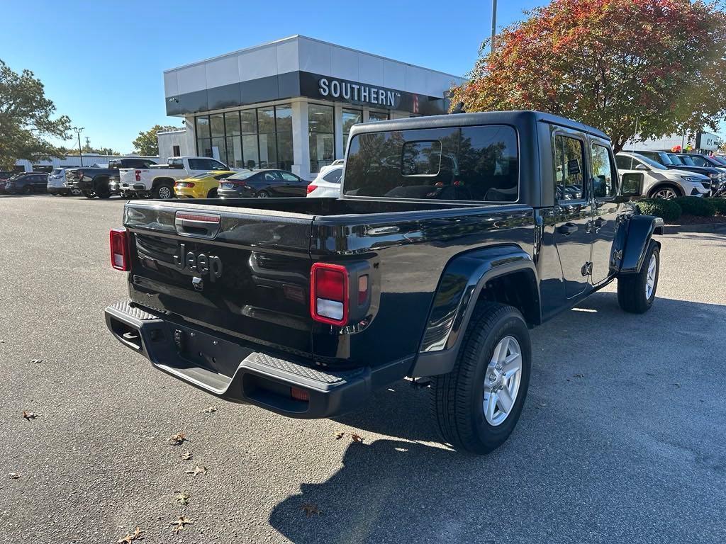 used 2022 Jeep Gladiator car, priced at $30,998