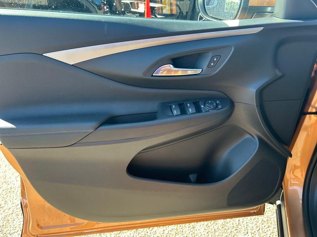 new 2025 Buick Envista car, priced at $25,331