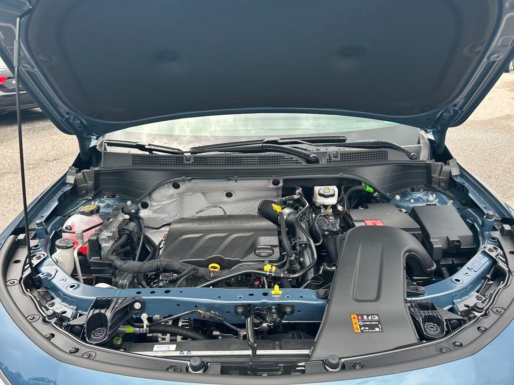 new 2025 Buick Envista car, priced at $26,238