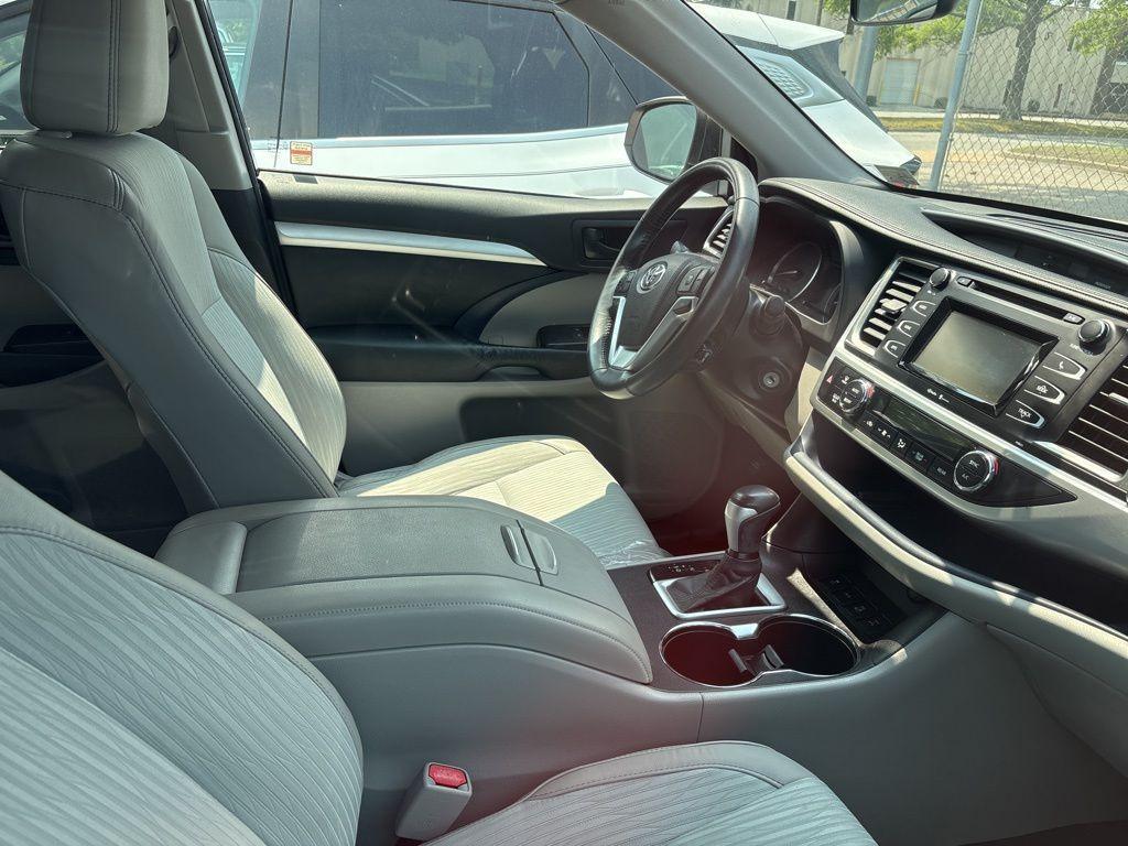 used 2015 Toyota Highlander car, priced at $19,500