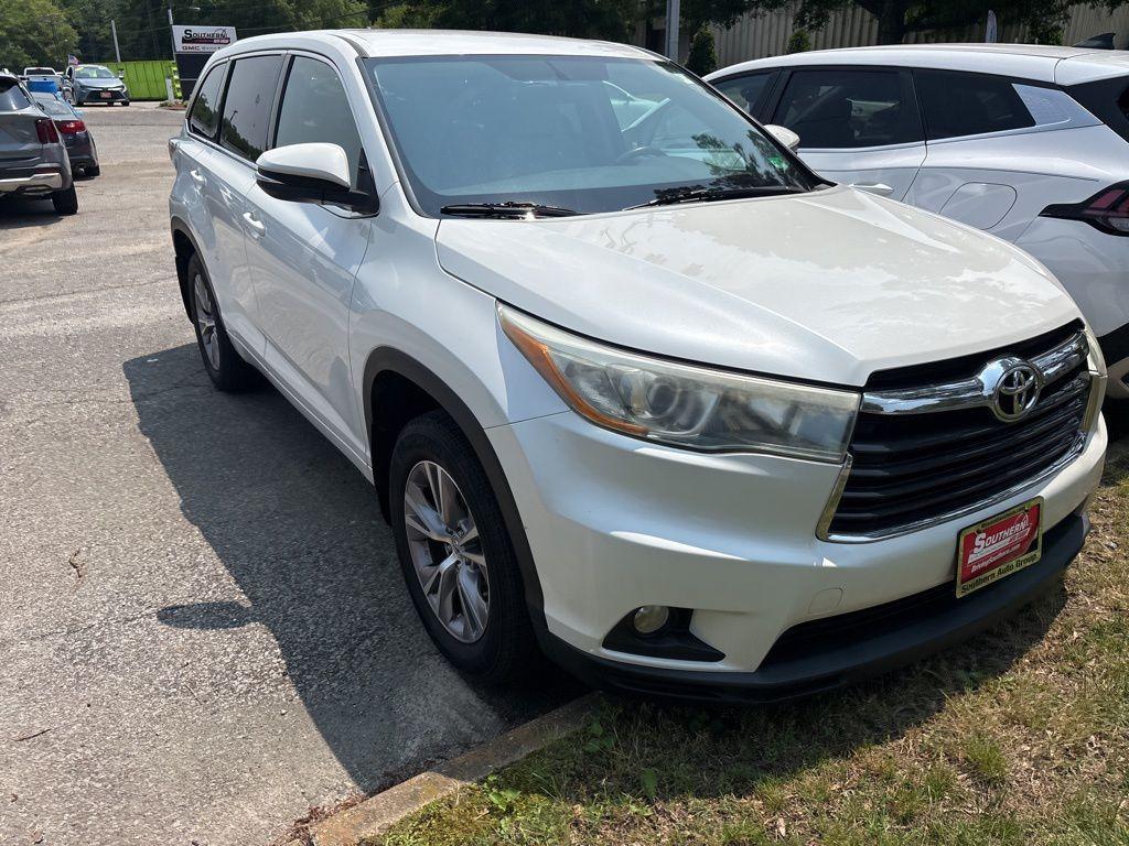 used 2015 Toyota Highlander car, priced at $19,500