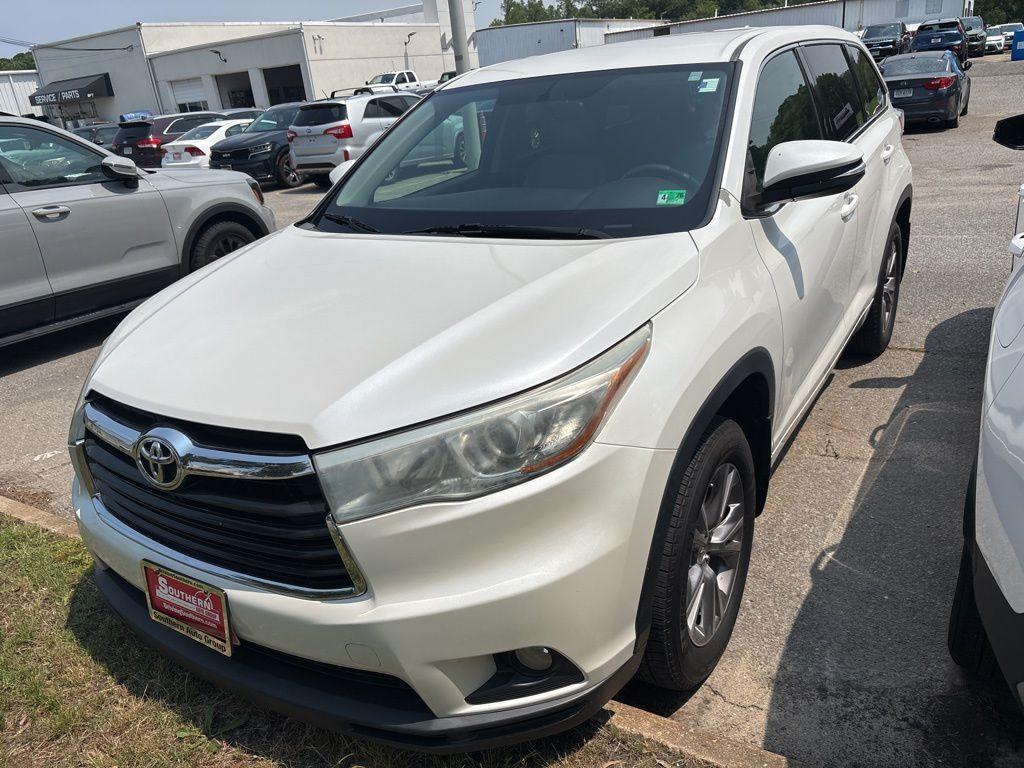 used 2015 Toyota Highlander car, priced at $19,500