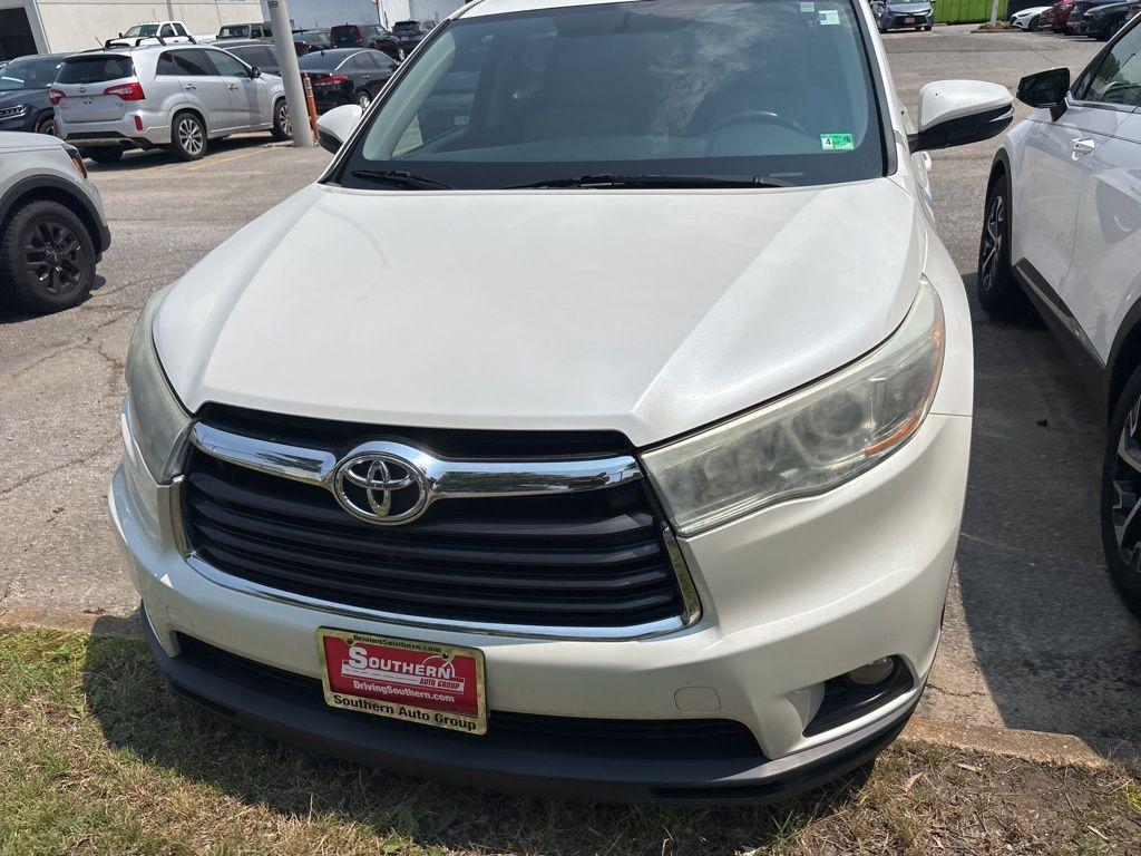 used 2015 Toyota Highlander car, priced at $19,500