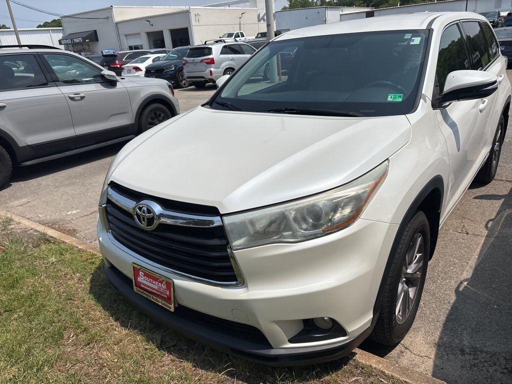 used 2015 Toyota Highlander car, priced at $19,500