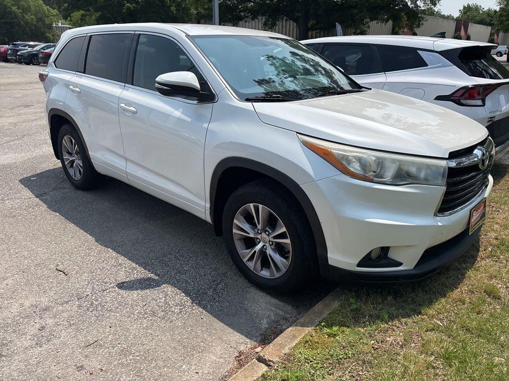 used 2015 Toyota Highlander car, priced at $19,500
