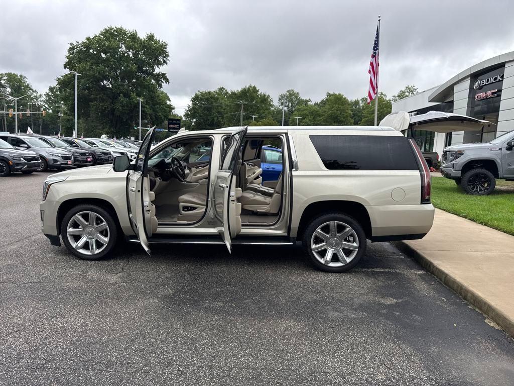 used 2016 Cadillac Escalade ESV car, priced at $23,775